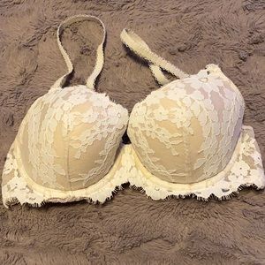 White & cream lace bra